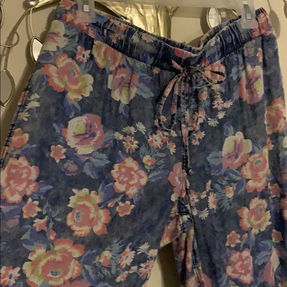 3/$25 Women’s pants NWT size 7/9 - Picture 8 of 8